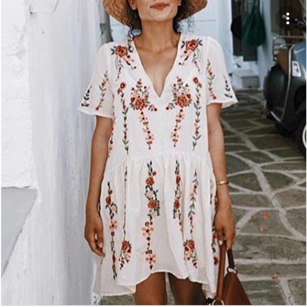 ZARA Woman Lined Embroidered White Floral Dress